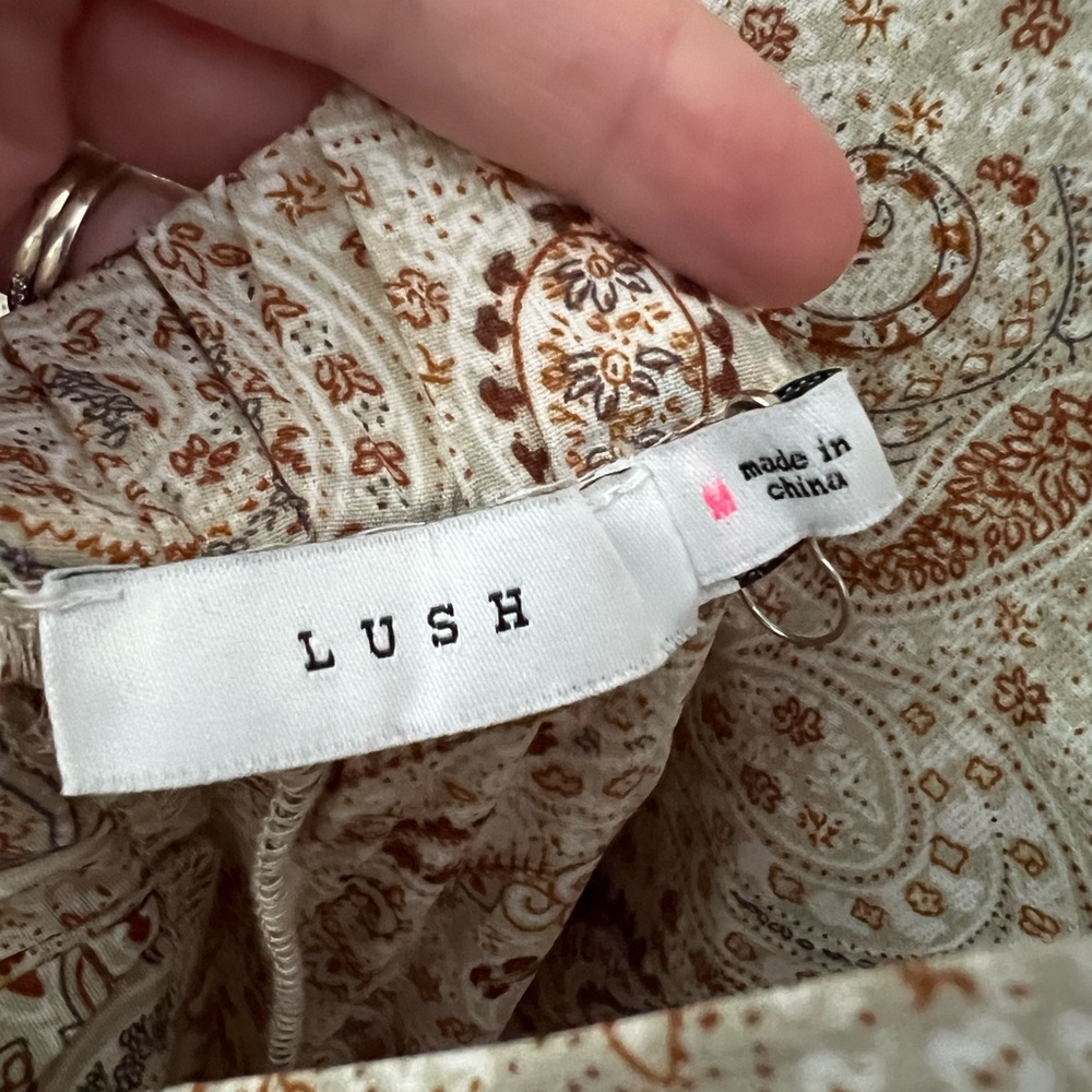 Lush Cream and Brown Paisley Jumpsuit Size Medium New - Picture 3 of 7